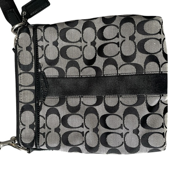 VINTAGE RARE Coach Black and Cream Crossbody Bag - Picture 4 of 4